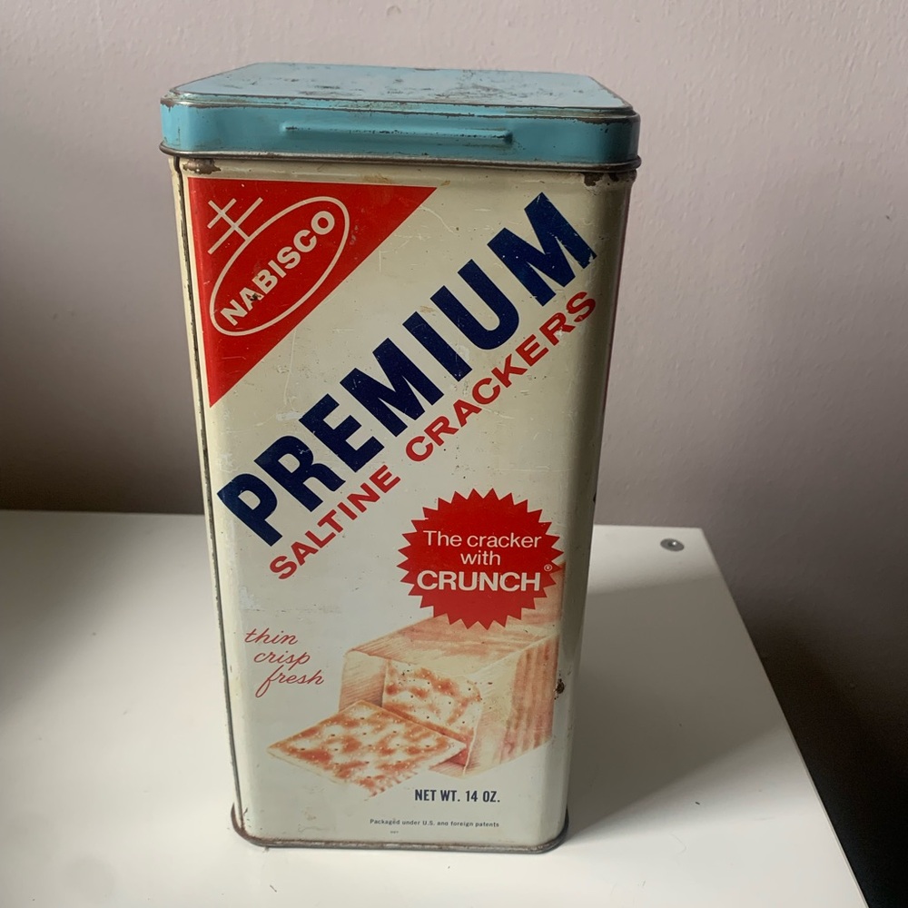 Vintage Nabisco Premium SaltIne Crackers Tin Can Box 14 Ounce 1969